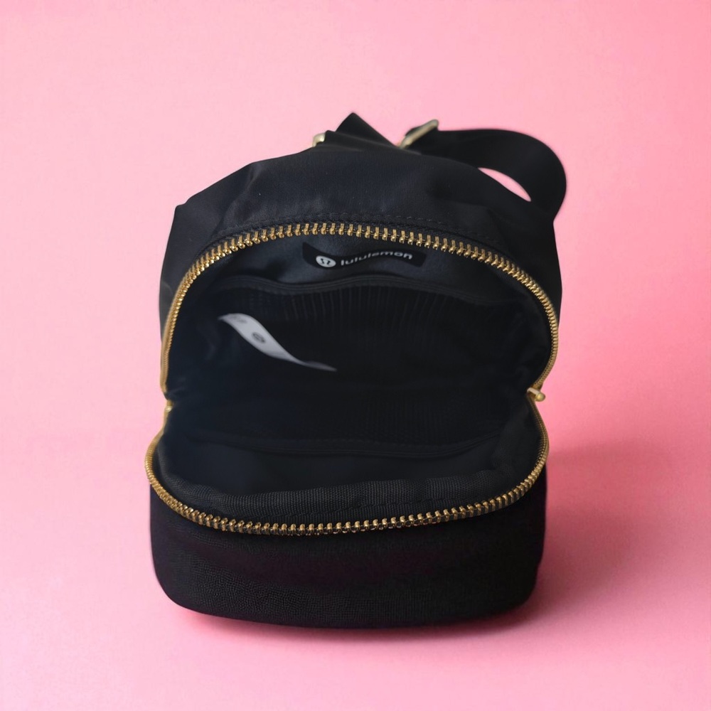 lululemon athletica Black Crossbody Bag - Picture 3 of 6